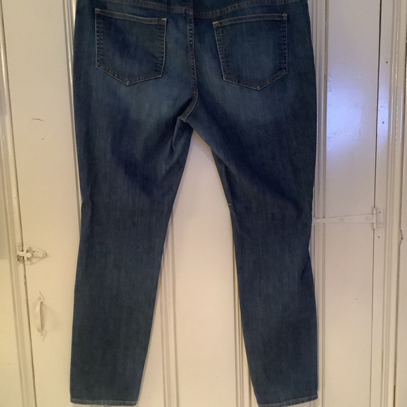 Old Navy The Diva plus size jeans - Picture 4 of 6
